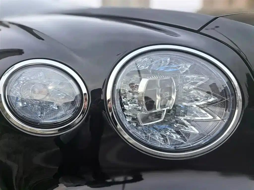 2023 Mercedes-Benz Flying Spur 4.0T V8 Elegance Edition — миниатюра 9