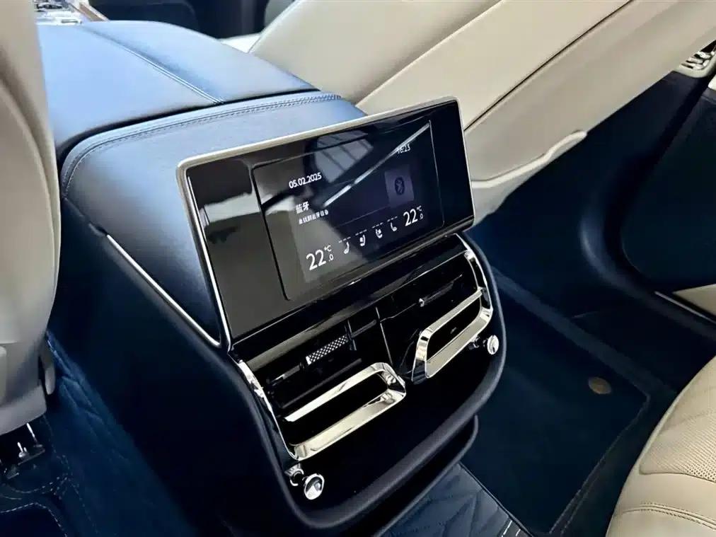 Flying Spur 2022 4.0T V8 Standard Edition — миниатюра 11