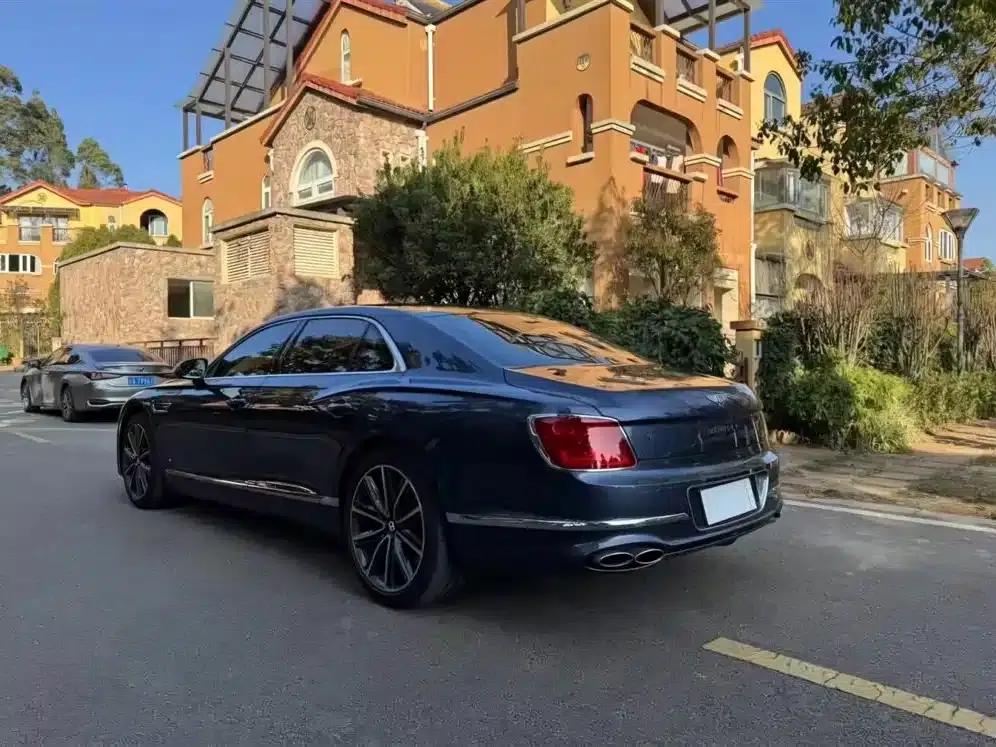 Flying Spur 2022 4.0T V8 Standard Edition — миниатюра 5