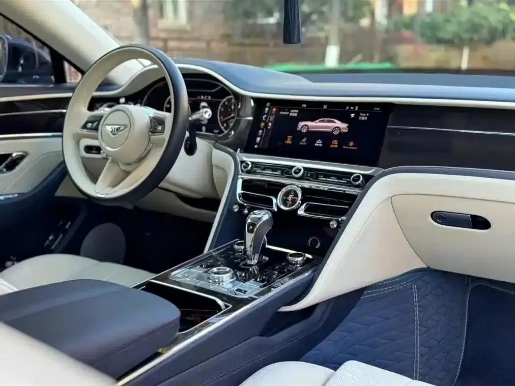 Flying Spur 2022 4.0T V8 Standard Edition — миниатюра 6