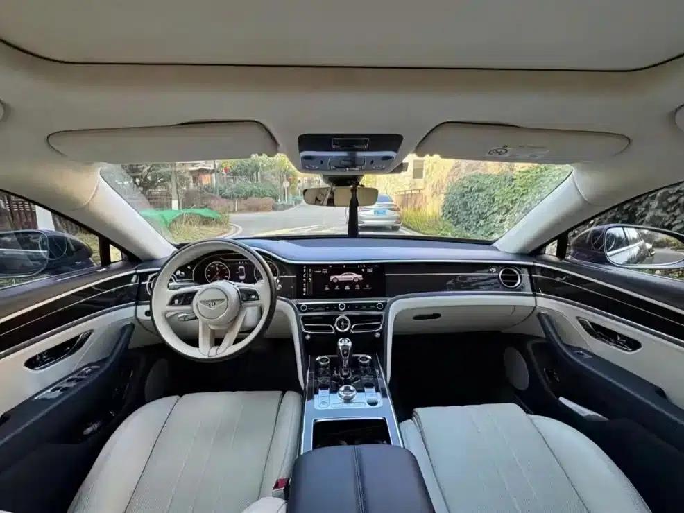 Flying Spur 2022 4.0T V8 Standard Edition — миниатюра 7