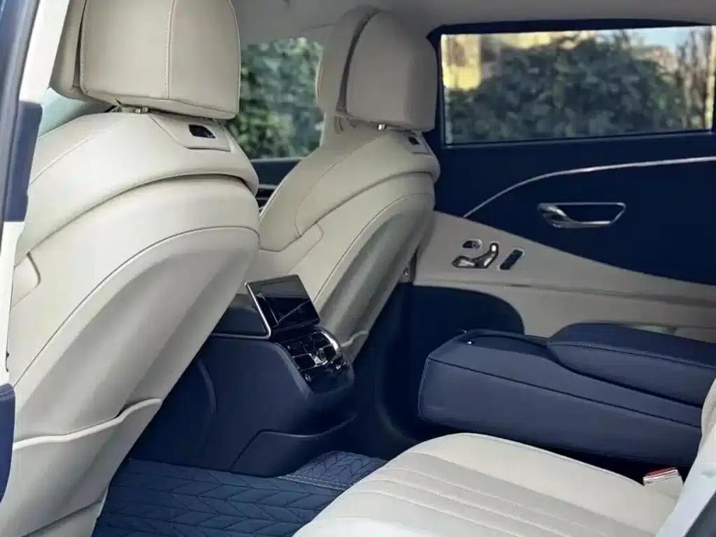 Flying Spur 2022 4.0T V8 Standard Edition — миниатюра 8