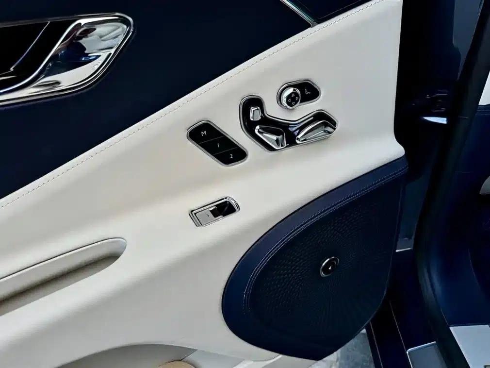 Flying Spur 2022 4.0T V8 Standard Edition — миниатюра 10