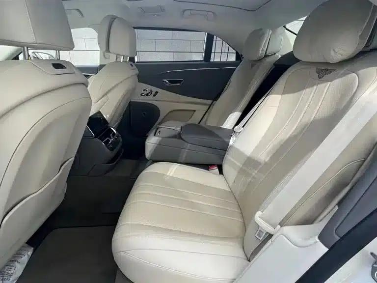Flying Spur 2022 4.0T V8 Standard Edition — миниатюра 5