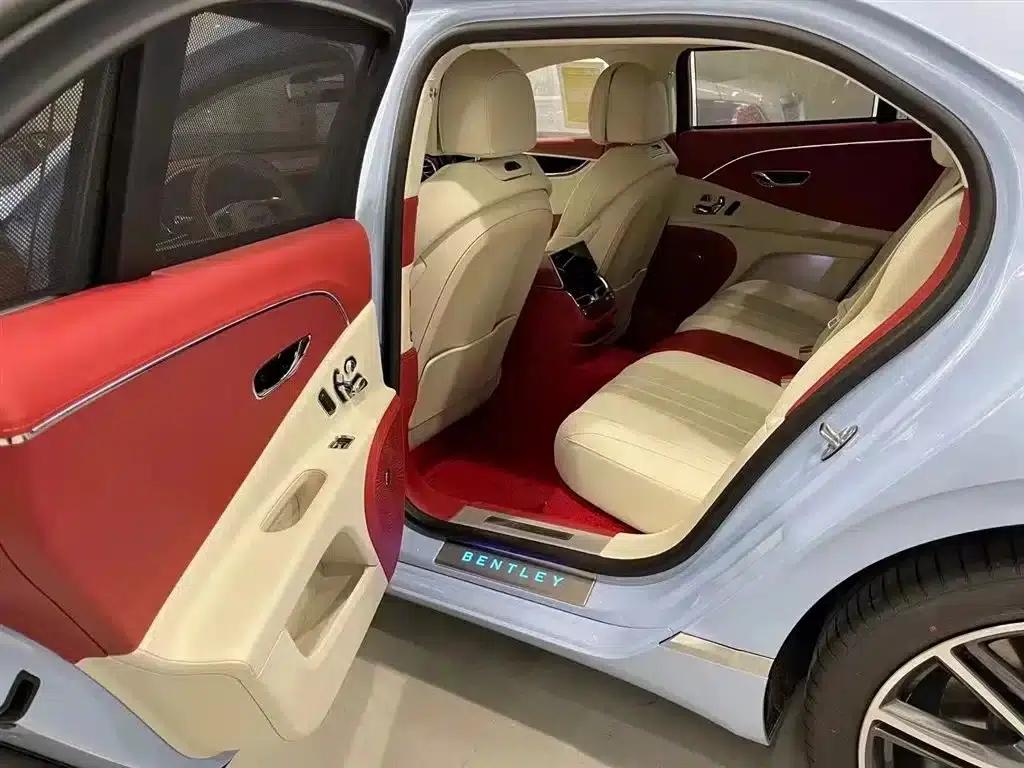 Flying Spur 2022 4.0T V8 Standard Edition — миниатюра 3