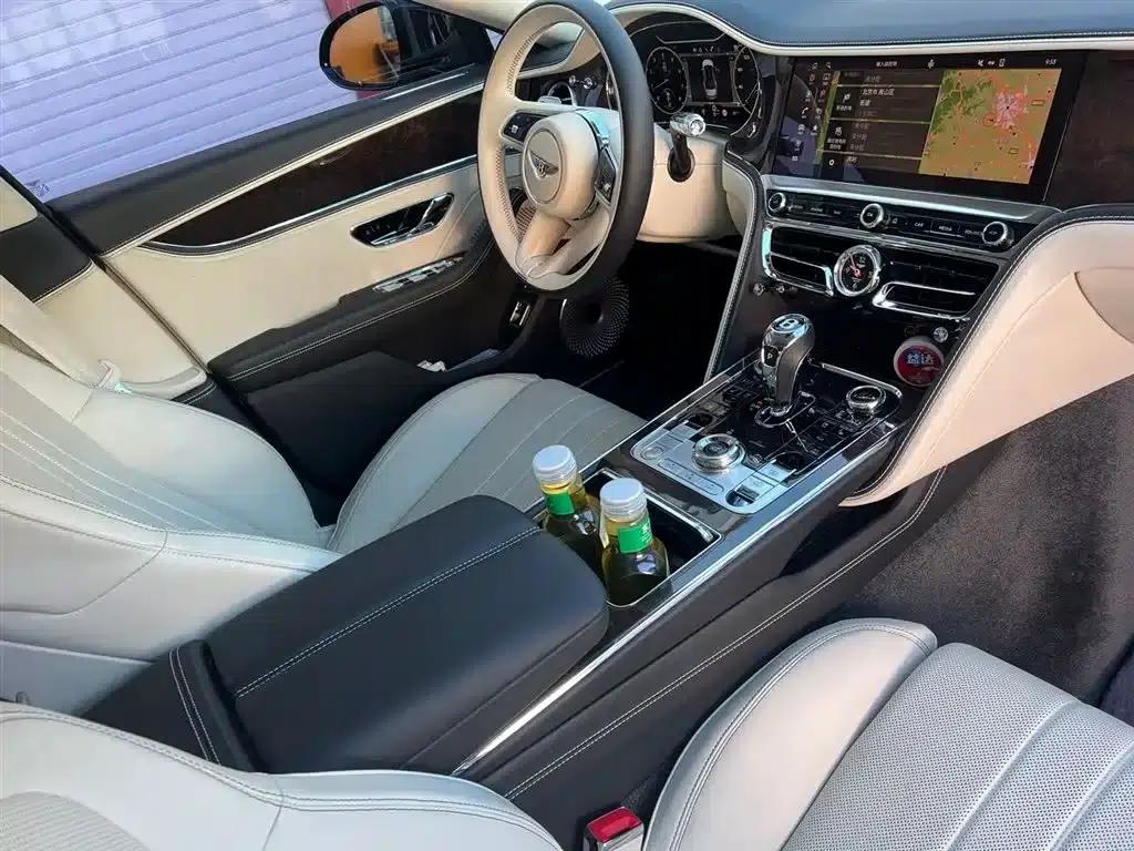 Flying Spur 2022 4.0T V8 Standard Edition — миниатюра 3