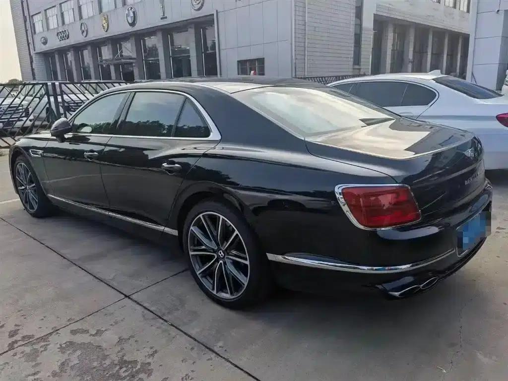 Flying Spur 2022 4.0T V8 Standard Edition — миниатюра 5