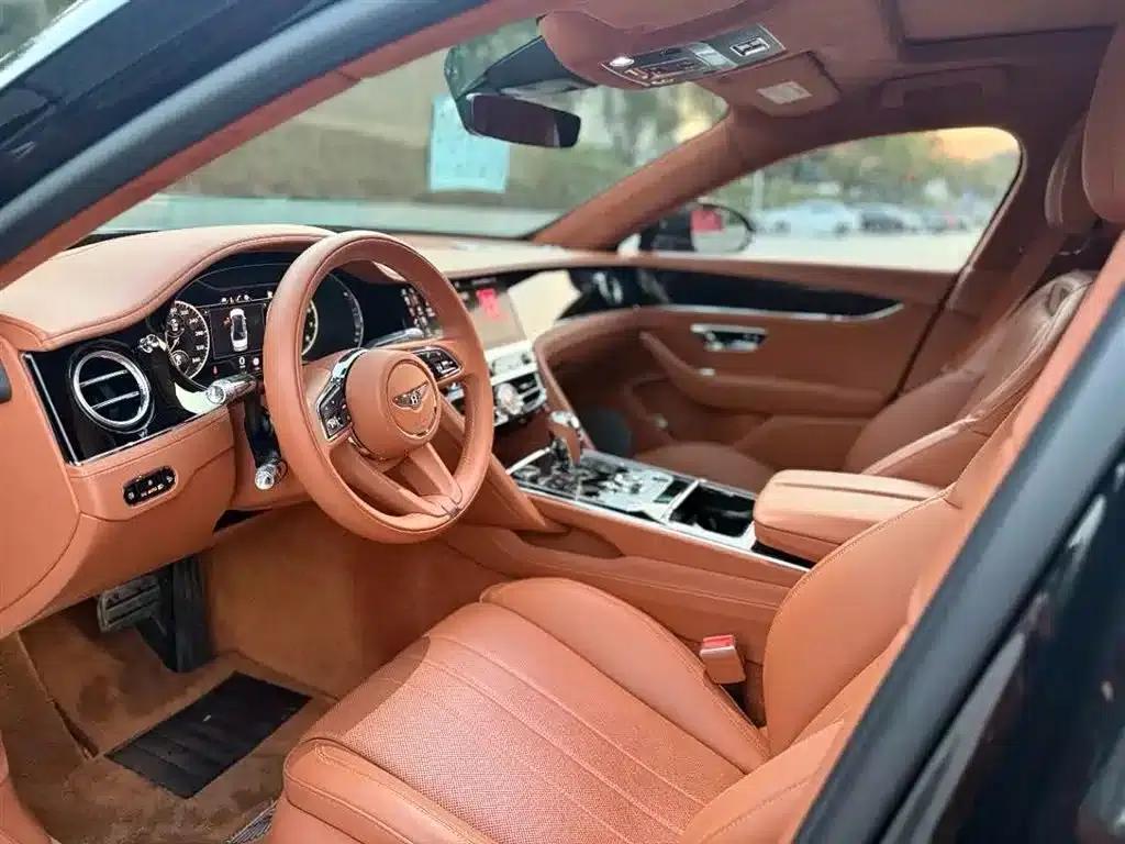 Flying Spur 2022 4.0T V8 Standard Edition — миниатюра 5