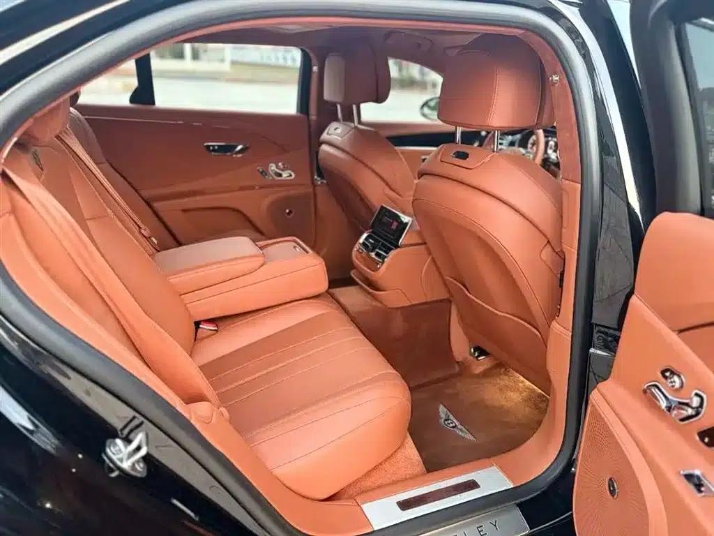 Flying Spur 2022 4.0T V8 Standard Edition — миниатюра 7
