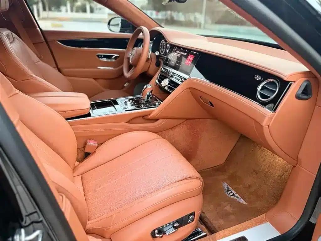 Flying Spur 2022 4.0T V8 Standard Edition — миниатюра 8