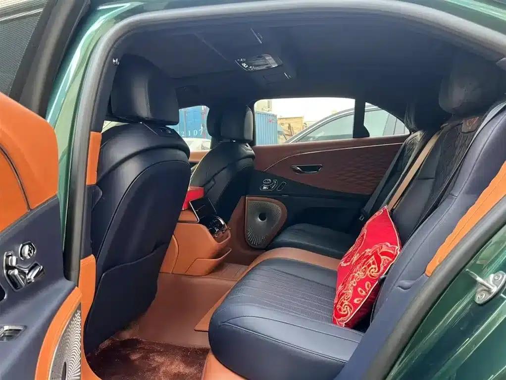 Flying Spur 2022 4.0T V8 Standard Edition — миниатюра 8