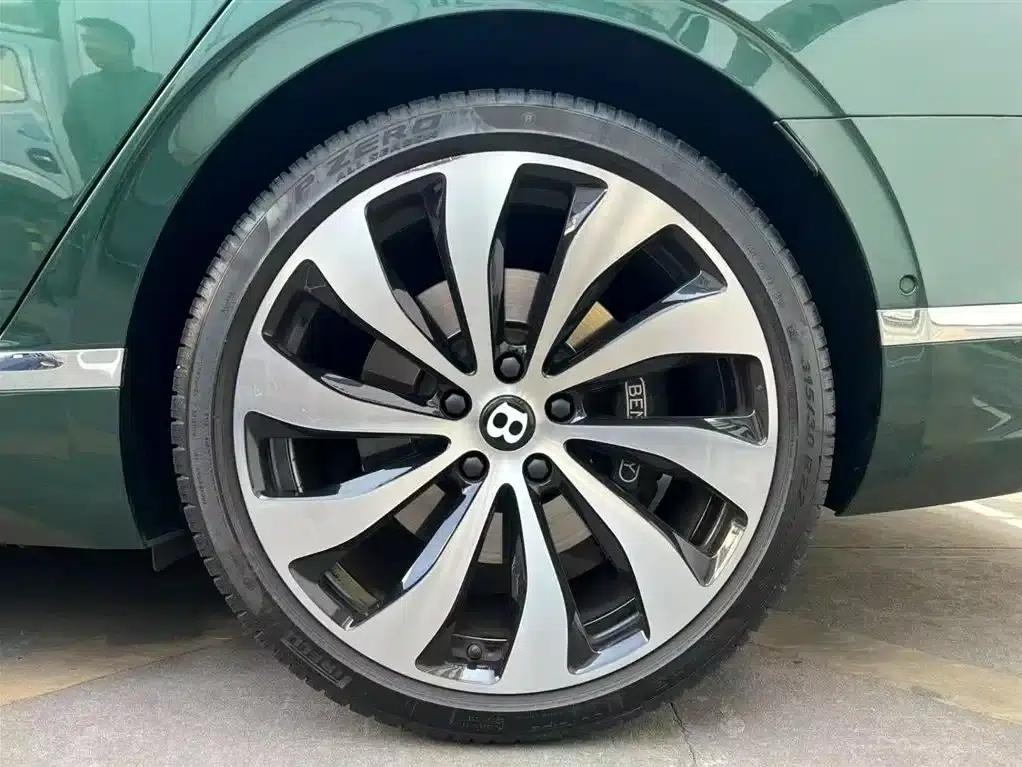 Flying Spur 2022 4.0T V8 Standard Edition — миниатюра 10