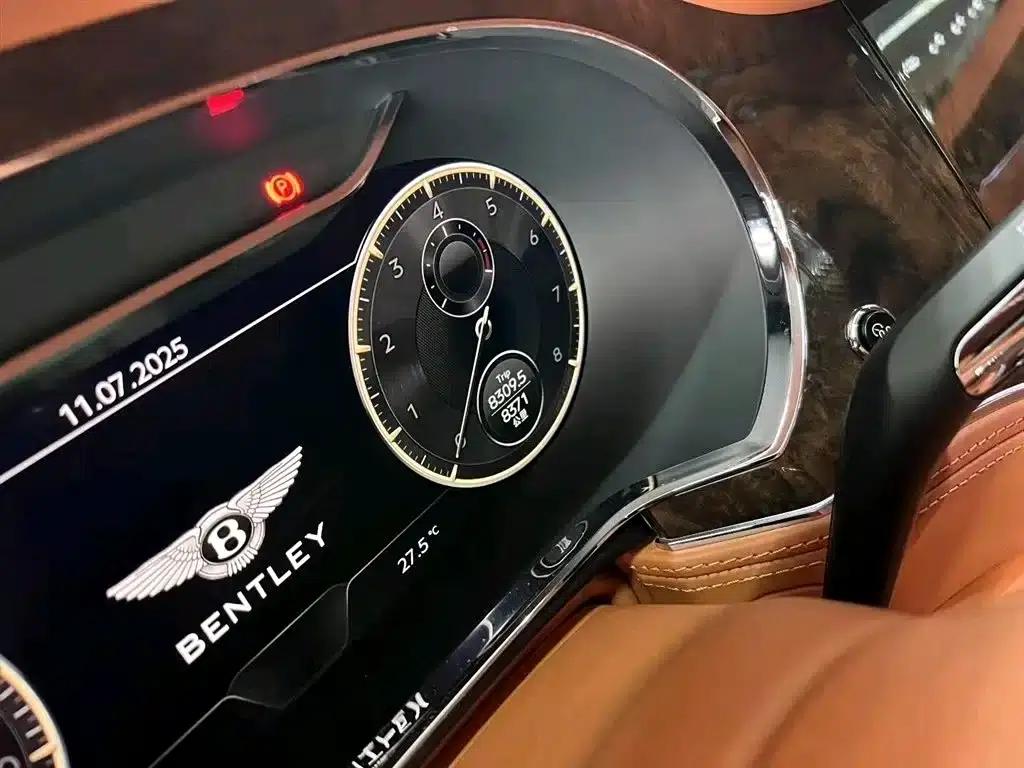 2023 Mercedes-Benz Flying Spur 4.0T V8 Elegance Edition — миниатюра 4