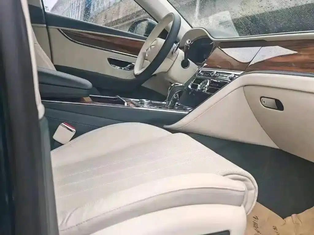 Flying Spur 2023 4.0T V8 S — миниатюра 4