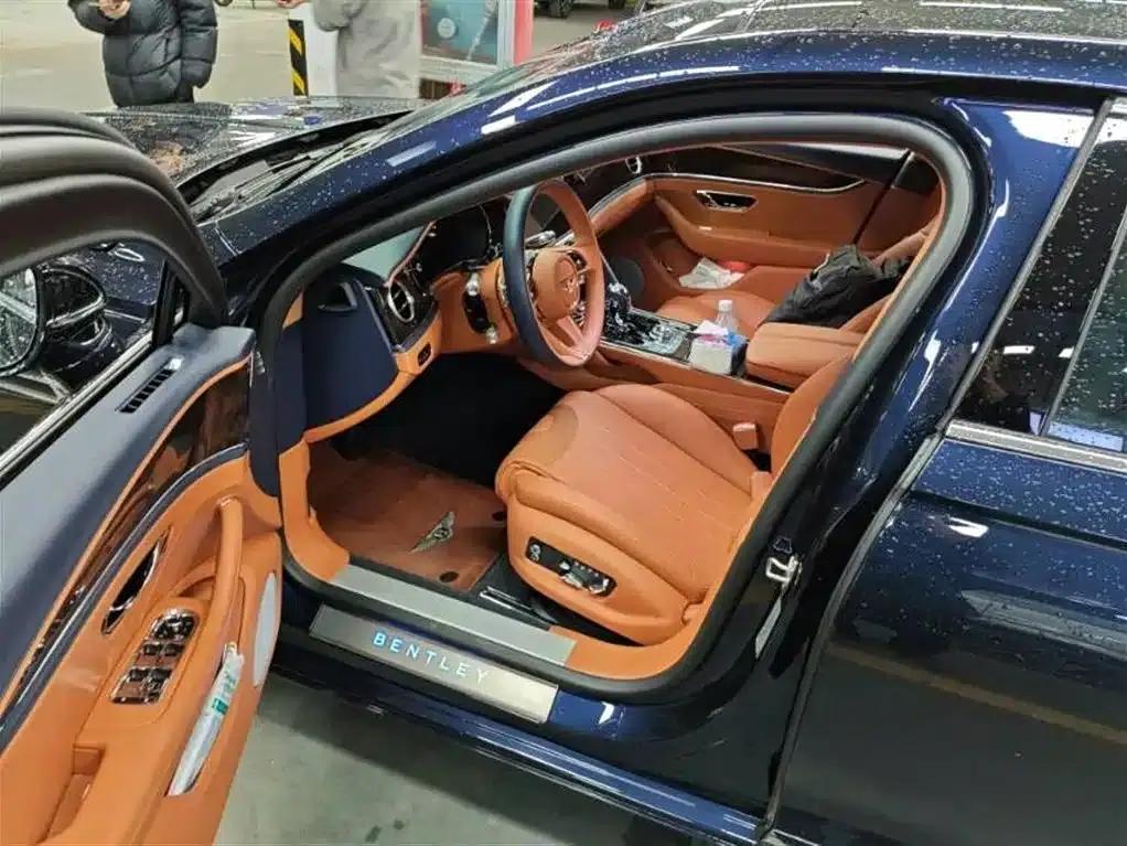 Flying Spur 2023 4.0T V8 S — миниатюра 6