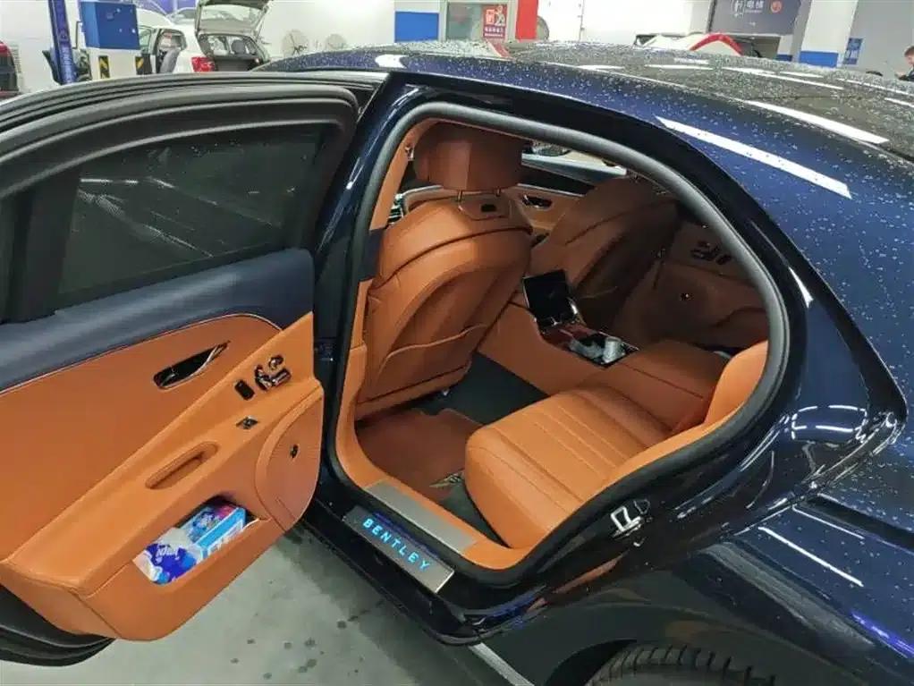 Flying Spur 2023 4.0T V8 S — миниатюра 7