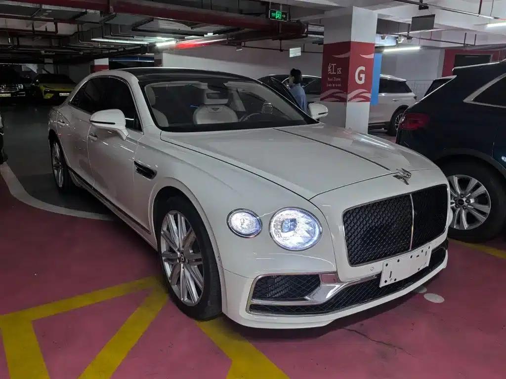Flying Spur 2024 4.0T V8 Standard Edition — миниатюра 2
