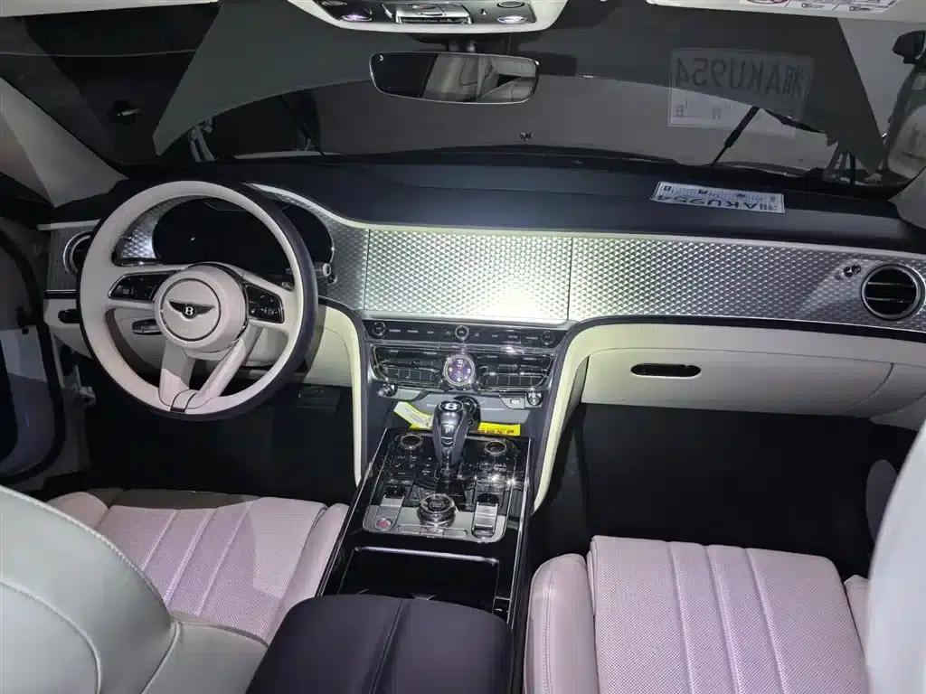 Flying Spur 2024 4.0T V8 Standard Edition — миниатюра 3