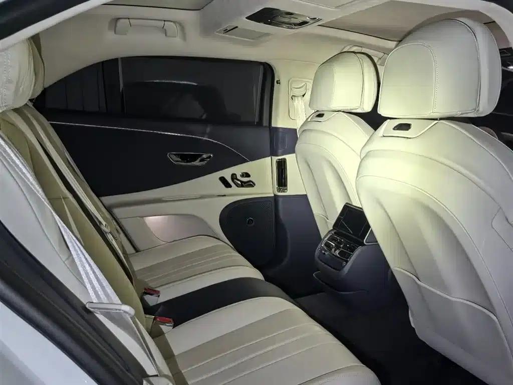 Flying Spur 2024 4.0T V8 Standard Edition — миниатюра 5