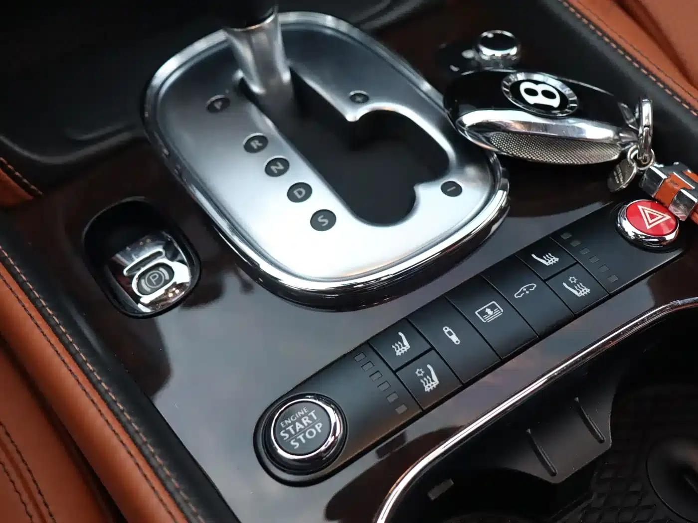 2014 Flying Spur 4.0T V8 Premium Edition — миниатюра 12