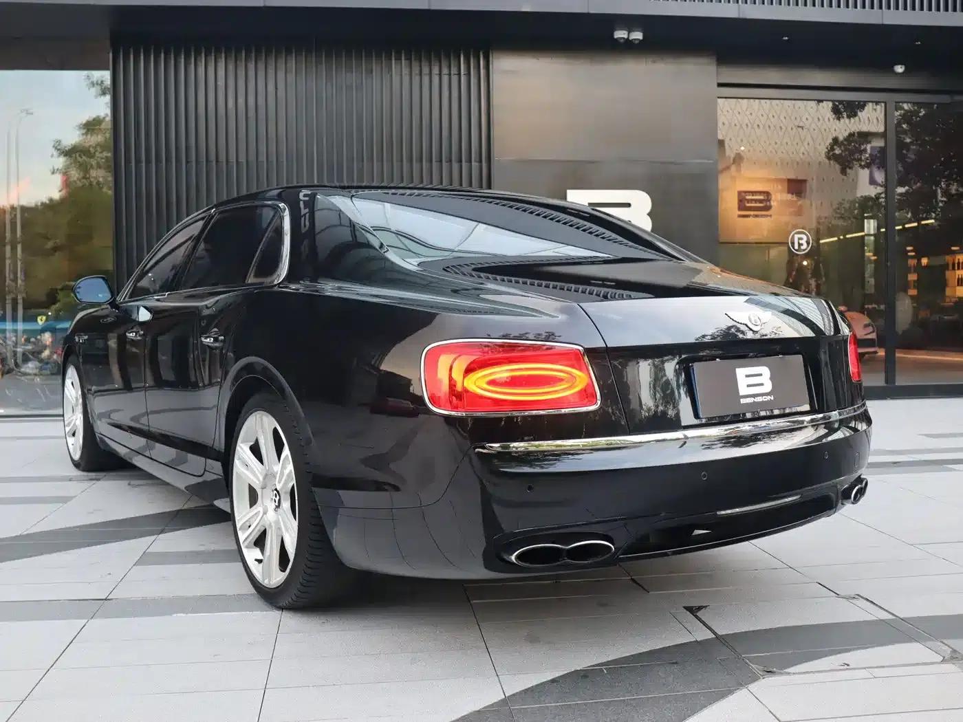2014 Flying Spur 4.0T V8 Premium Edition — миниатюра 6