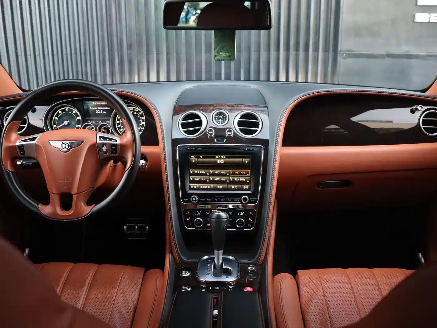 2014 Flying Spur 4.0T V8 Premium Edition — миниатюра 7