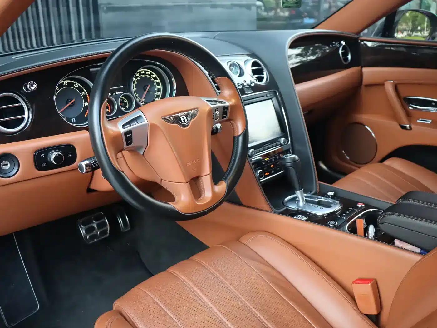 2014 Flying Spur 4.0T V8 Premium Edition — миниатюра 8