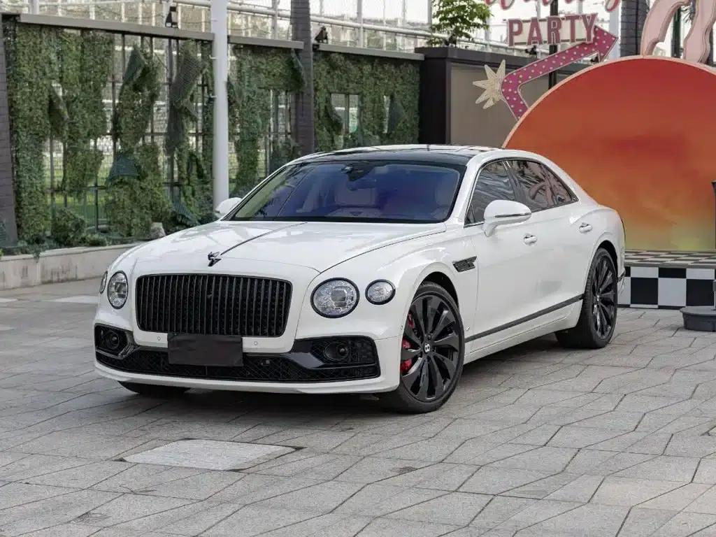 Flying Spur 2022 4.0T V8 Standard Edition — миниатюра 1