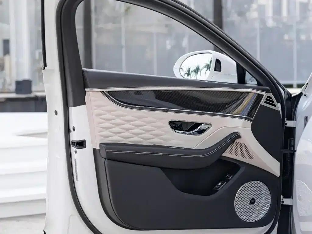Flying Spur 2022 4.0T V8 Standard Edition — миниатюра 17