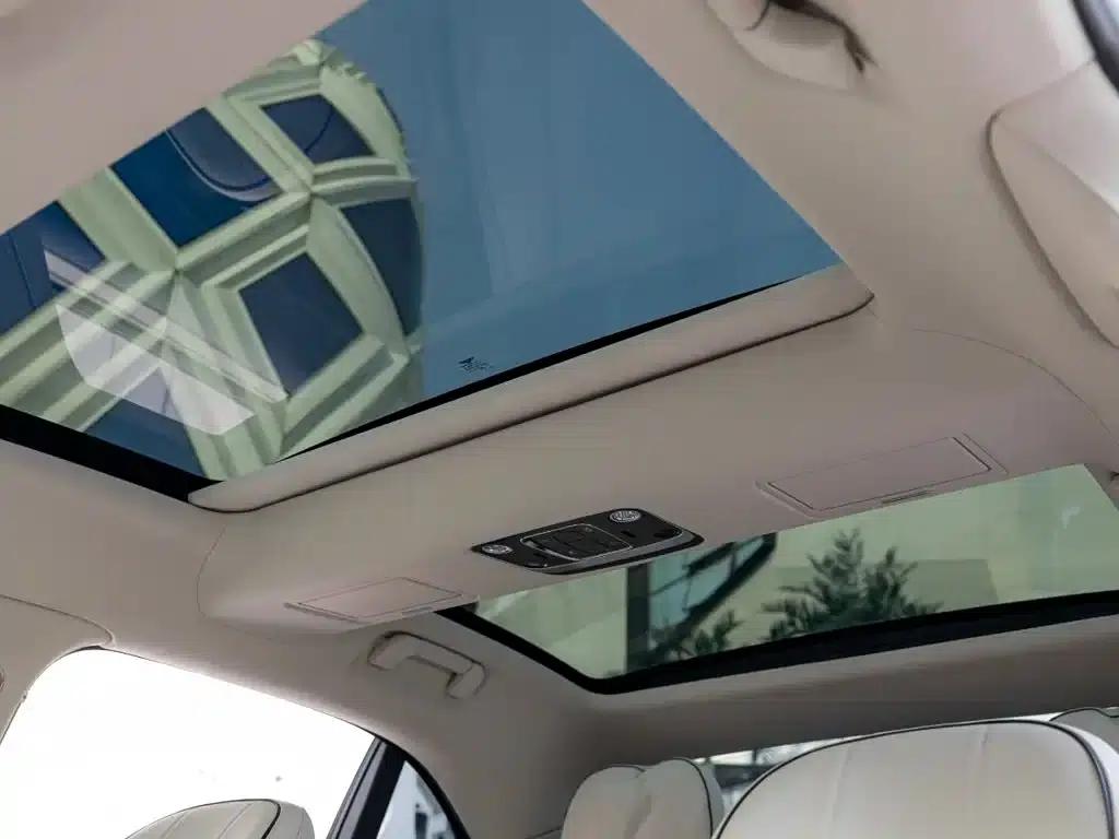 Flying Spur 2022 4.0T V8 Standard Edition — миниатюра 19