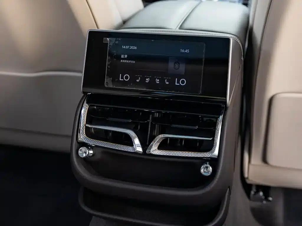 Flying Spur 2022 4.0T V8 Standard Edition — миниатюра 25