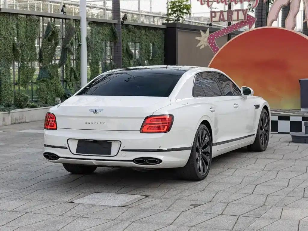 Flying Spur 2022 4.0T V8 Standard Edition — миниатюра 4