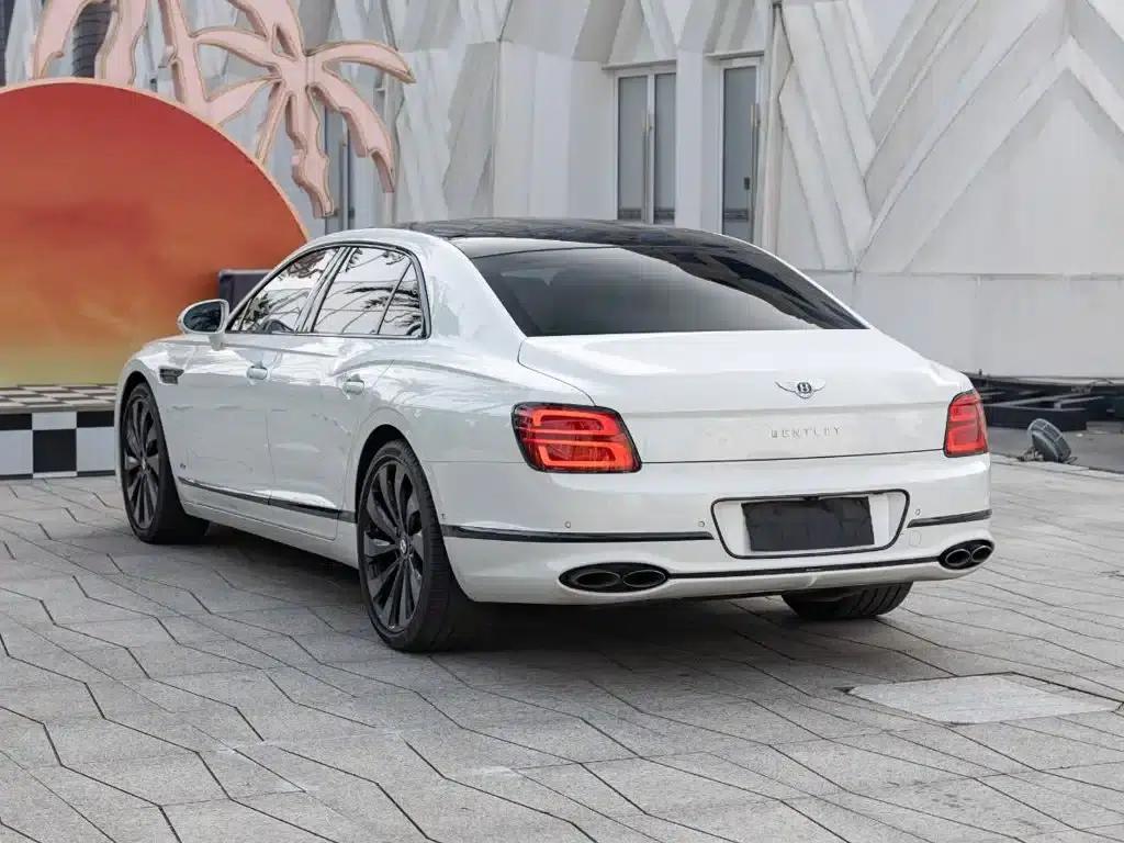 Flying Spur 2022 4.0T V8 Standard Edition — миниатюра 6