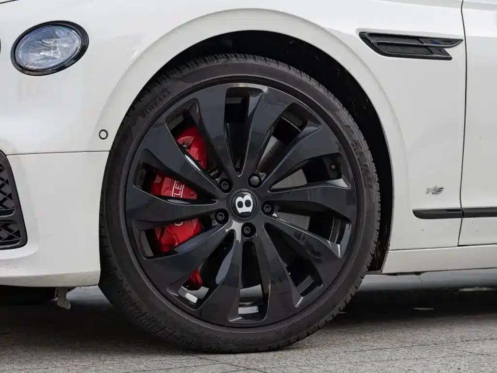 Flying Spur 2022 4.0T V8 Standard Edition — миниатюра 8