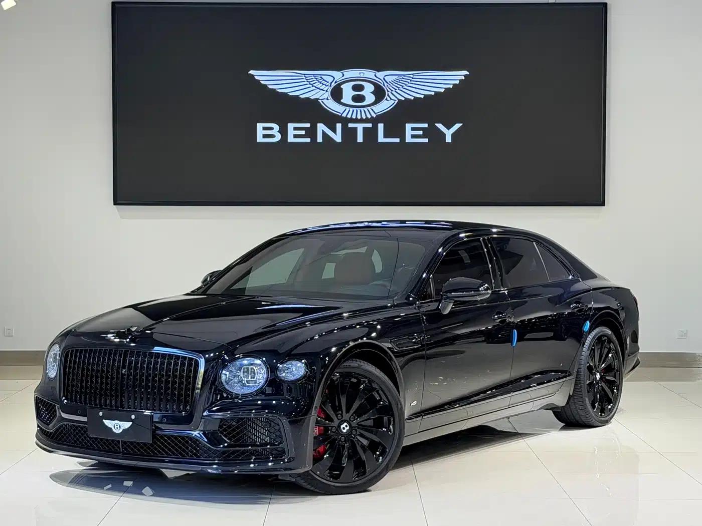 Flying Spur 2022 4.0T V8 Standard Edition — миниатюра 1