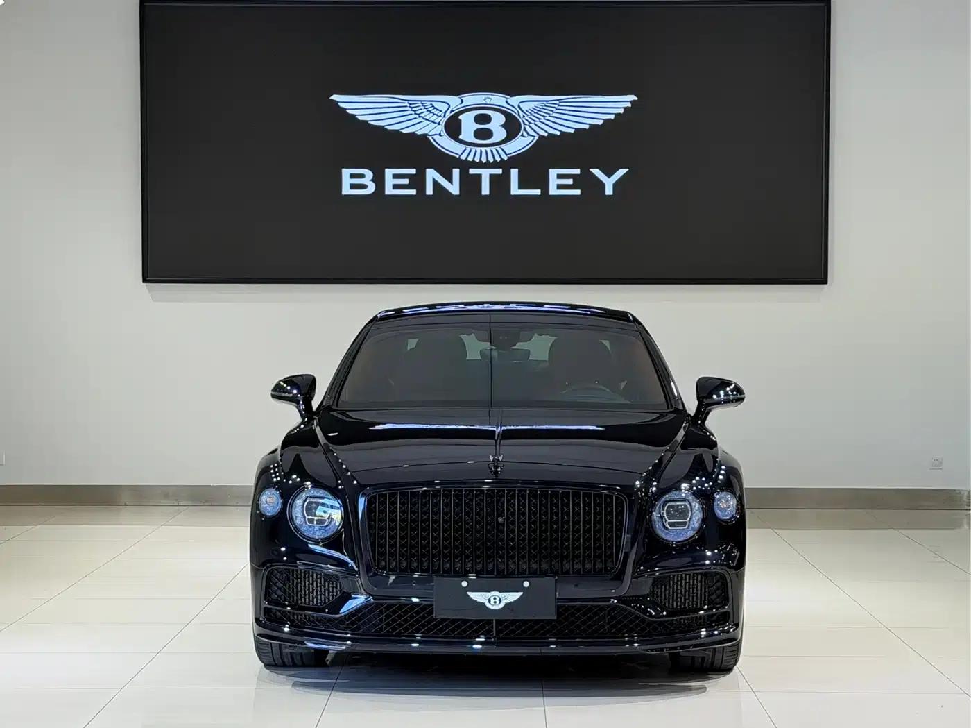 Flying Spur 2022 4.0T V8 Standard Edition — миниатюра 2