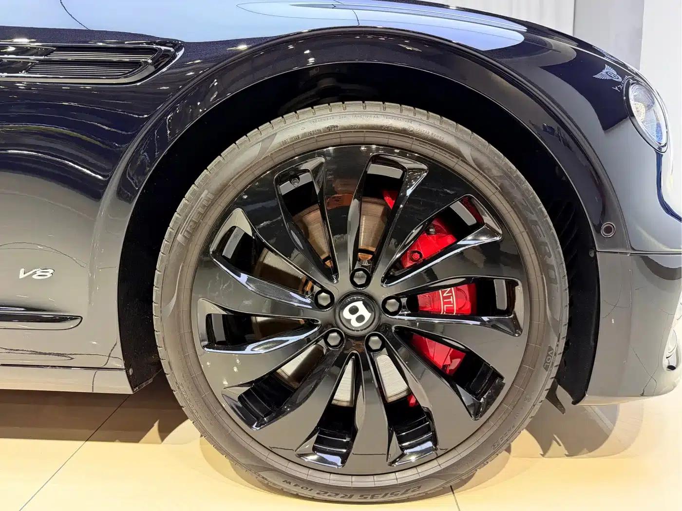 Flying Spur 2022 4.0T V8 Standard Edition — миниатюра 13