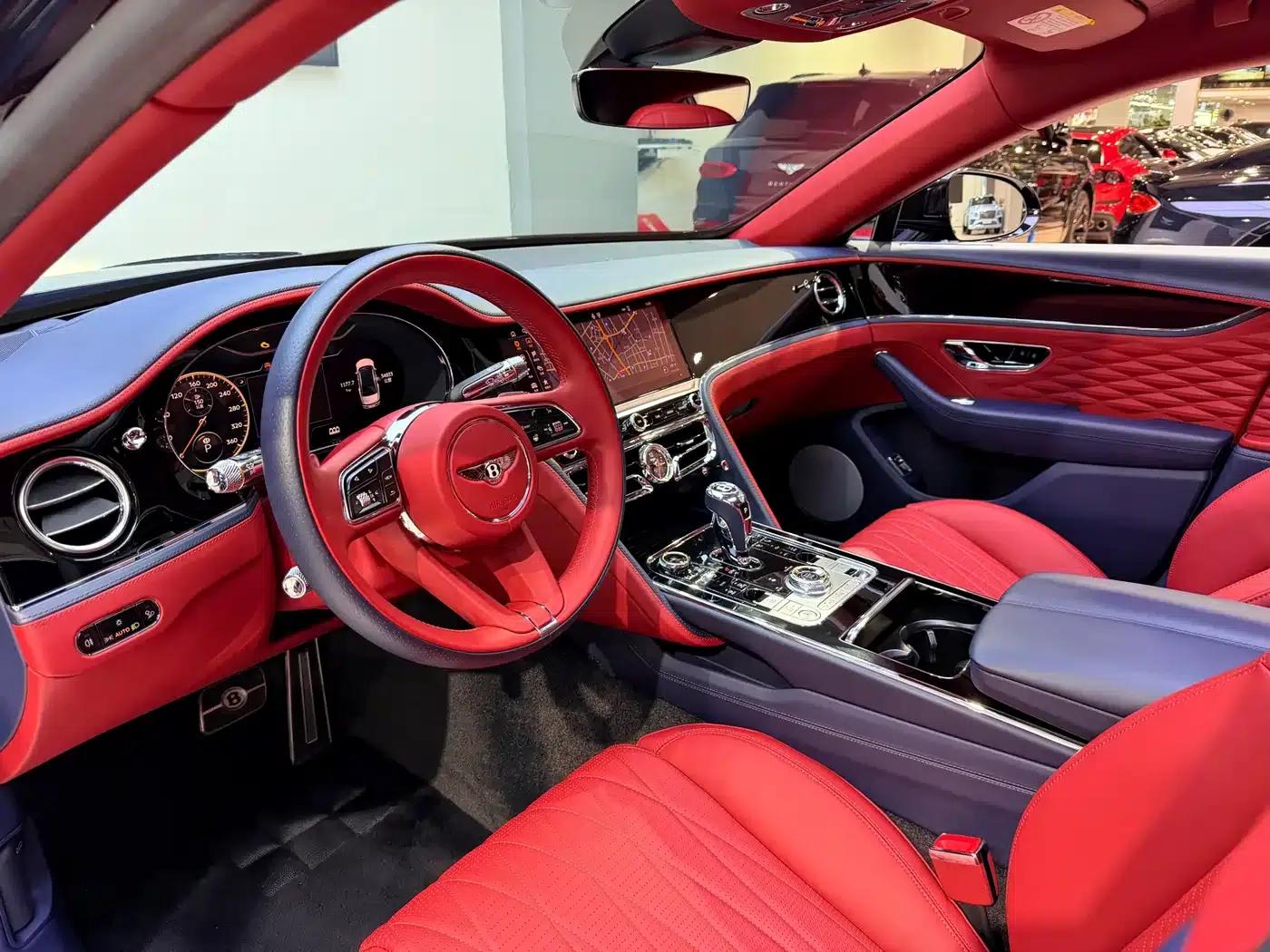Flying Spur 2022 4.0T V8 Standard Edition — миниатюра 5