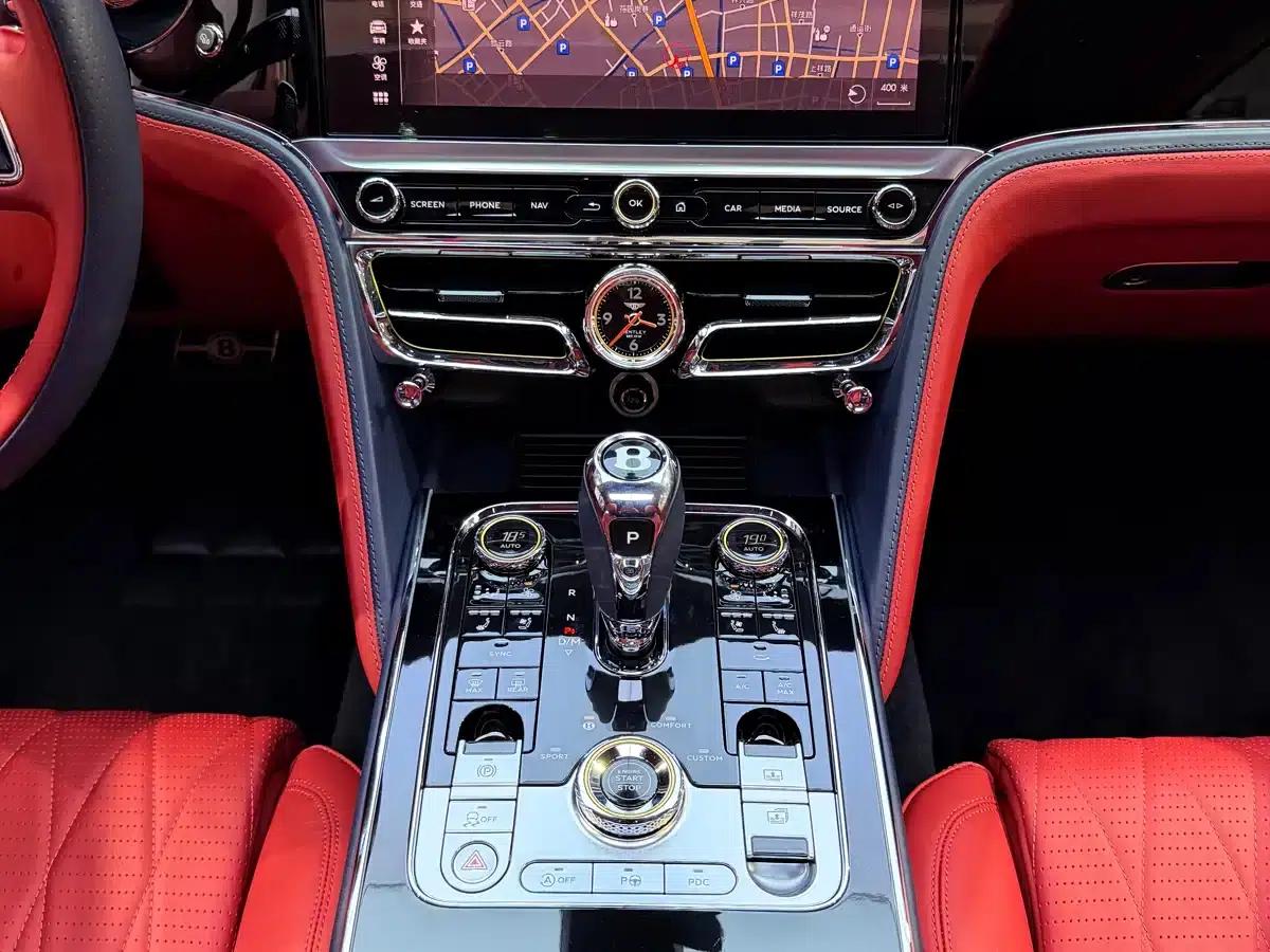 Flying Spur 2022 4.0T V8 Standard Edition — миниатюра 7