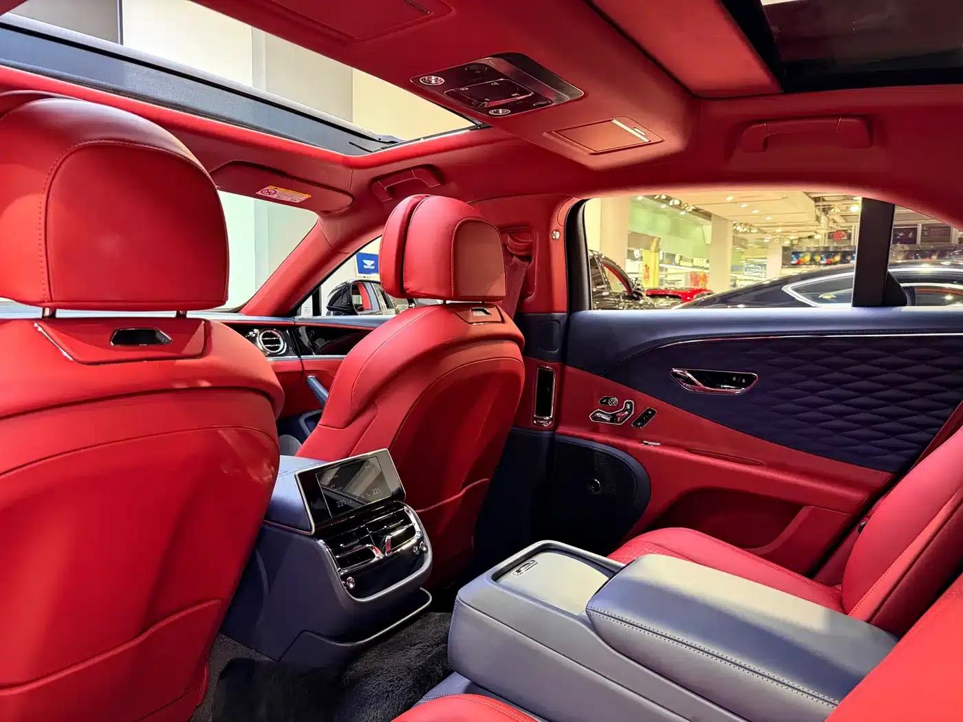 Flying Spur 2022 4.0T V8 Standard Edition — миниатюра 10