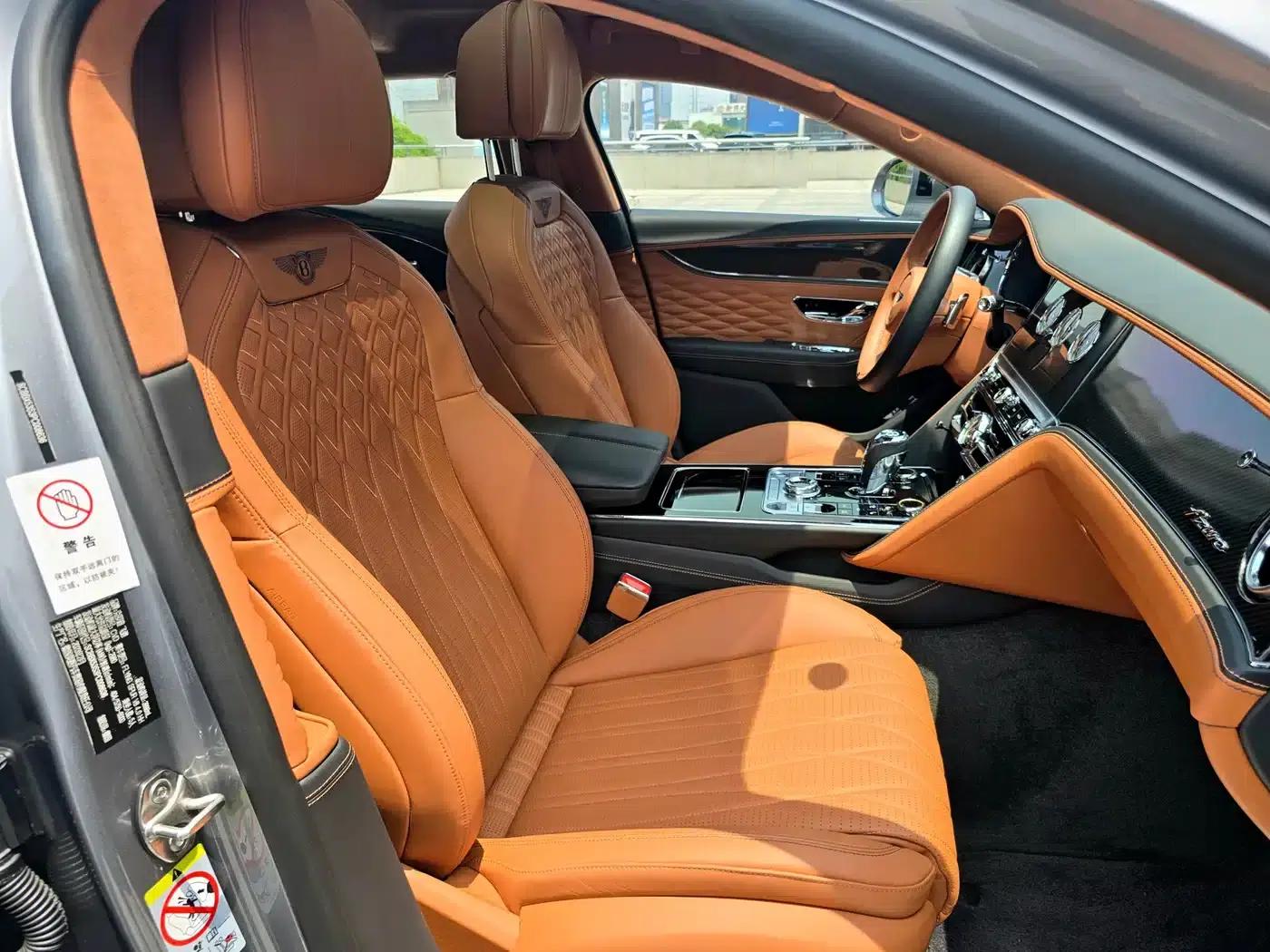 2023 Mercedes-Benz Flying Spur 4.0T V8 Elegance Edition — миниатюра 15