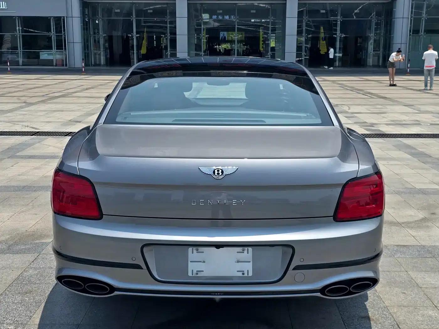 2023 Mercedes-Benz Flying Spur 4.0T V8 Elegance Edition — миниатюра 4