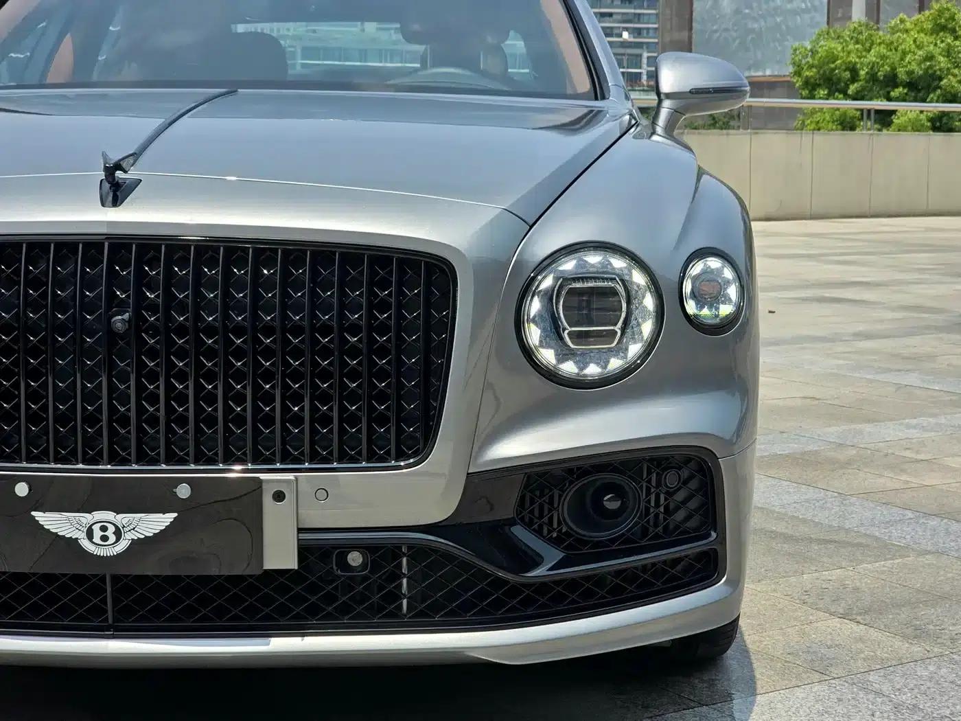2023 Mercedes-Benz Flying Spur 4.0T V8 Elegance Edition — миниатюра 5