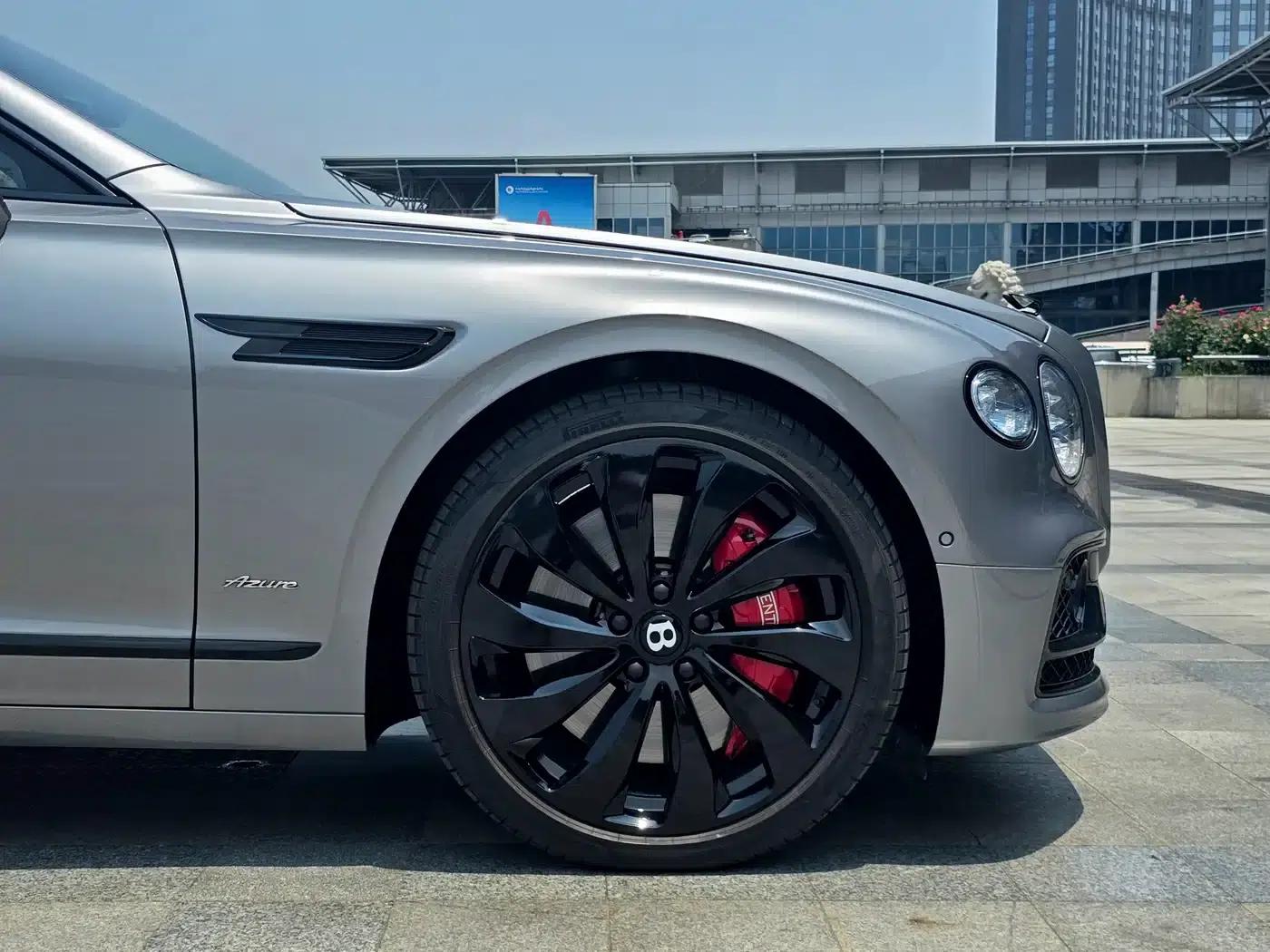 2023 Mercedes-Benz Flying Spur 4.0T V8 Elegance Edition — миниатюра 6