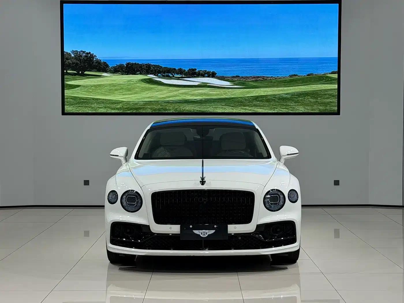 Flying Spur 2022 4.0T V8 Standard Edition — миниатюра 2