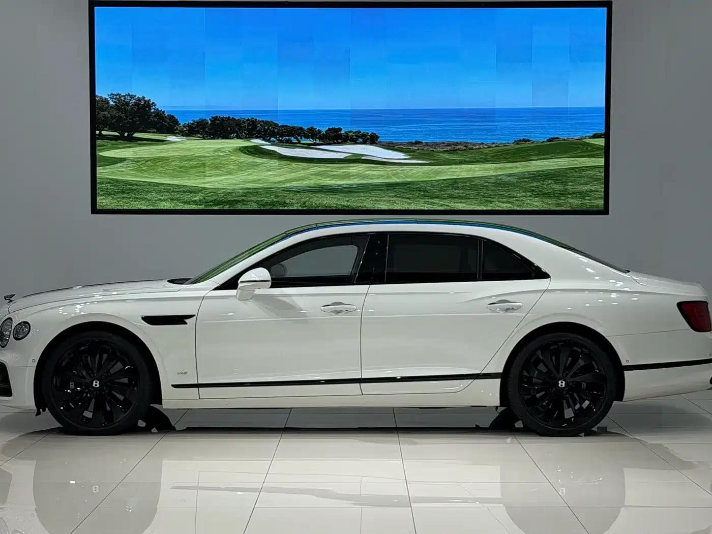 Flying Spur 2022 4.0T V8 Standard Edition — миниатюра 3