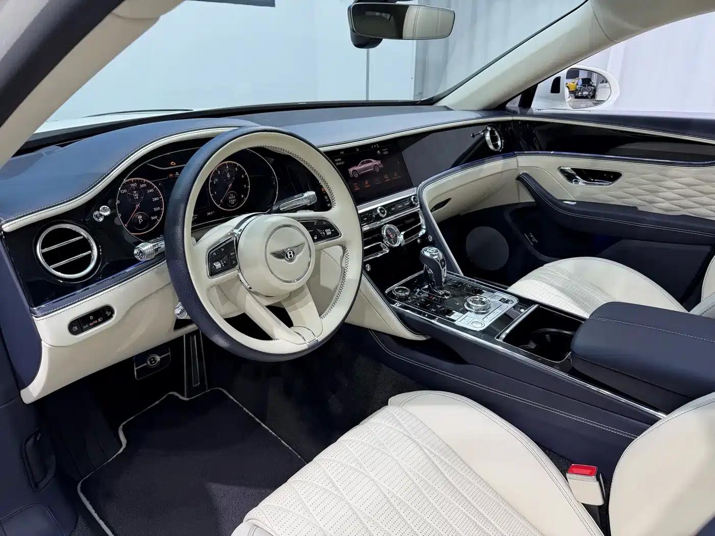 Flying Spur 2022 4.0T V8 Standard Edition — миниатюра 5