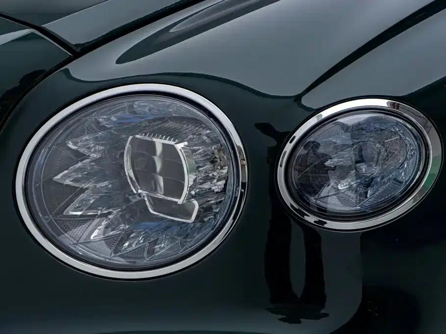 2023 Mercedes-Benz Flying Spur 4.0T V8 Elegance Edition — миниатюра 12