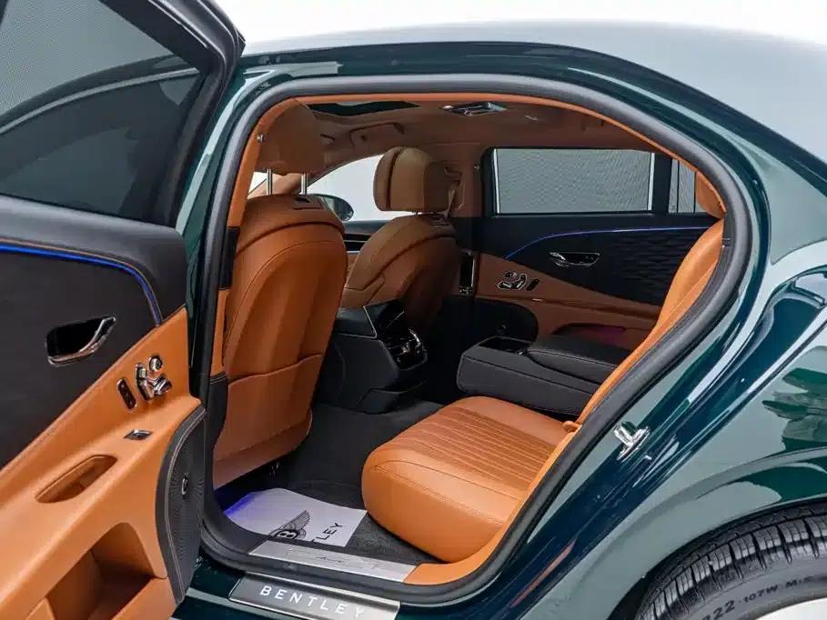 2023 Mercedes-Benz Flying Spur 4.0T V8 Elegance Edition — миниатюра 19