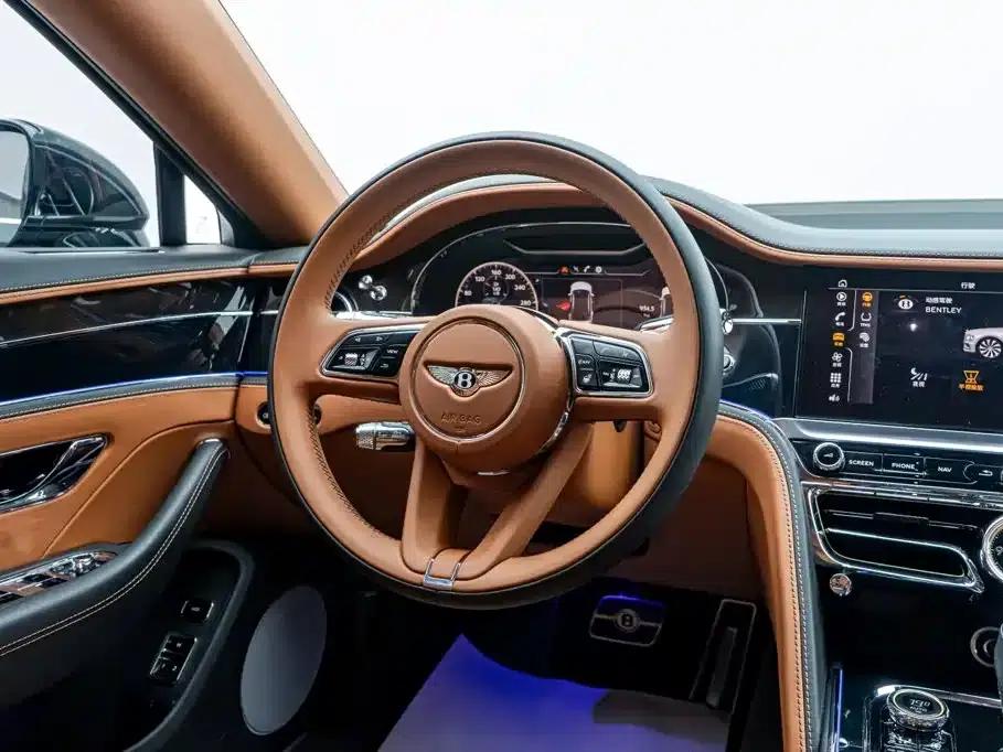2023 Mercedes-Benz Flying Spur 4.0T V8 Elegance Edition — миниатюра 21
